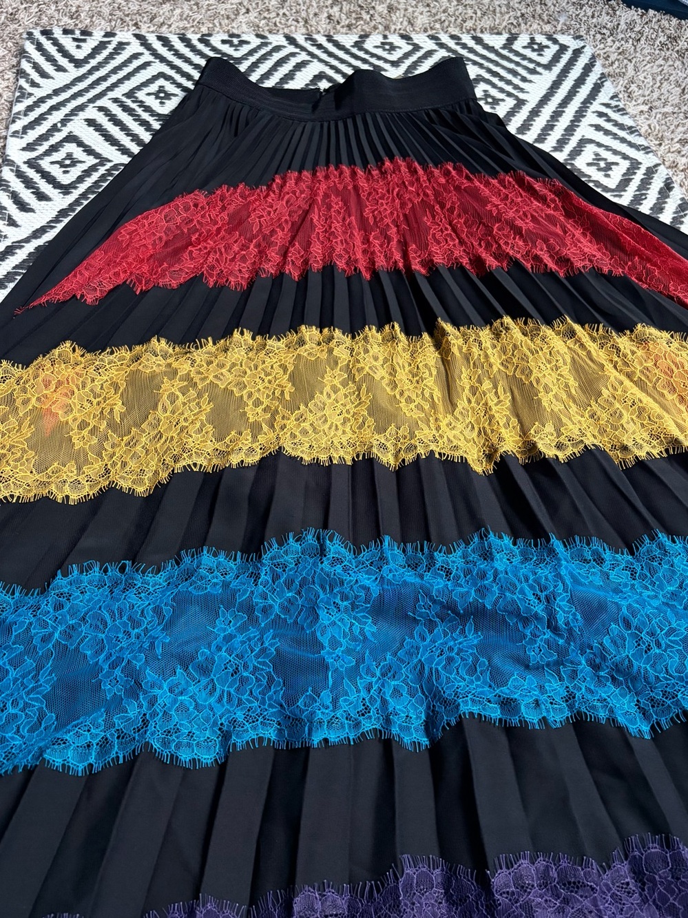 Alice + Olivia Romona Pleated Maxi Skirt Sz 4 Rainbow Lace Panel Black Mesh Long - Picture 10 of 16